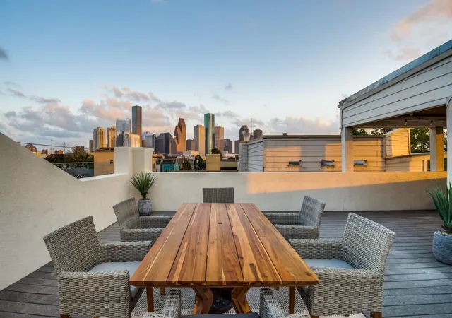 2nd image of 1509 Holly St, Houston, TX 77007 | MLS# 2881828