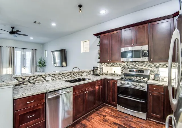 4th image of 1509 Holly St, Houston, TX 77007 | MLS# 2881828
