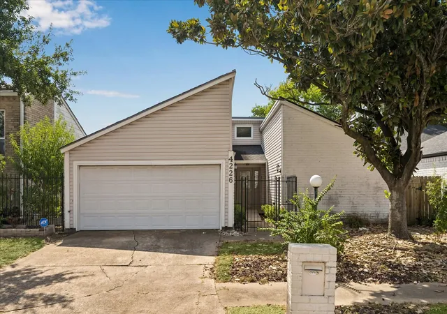 Photo 1 of Single family home for sale at 4226 Willow Beach Dr, Houston, TX 77072 | MLS# 69989588 | Listing updated on 2026-08-27