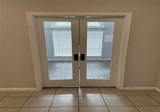 Photo 4 of Single family home for sale at 6182 Newcastle Ln, League City, TX 77573 | MLS# 58889438 | Listing updated on 2026-08-28
