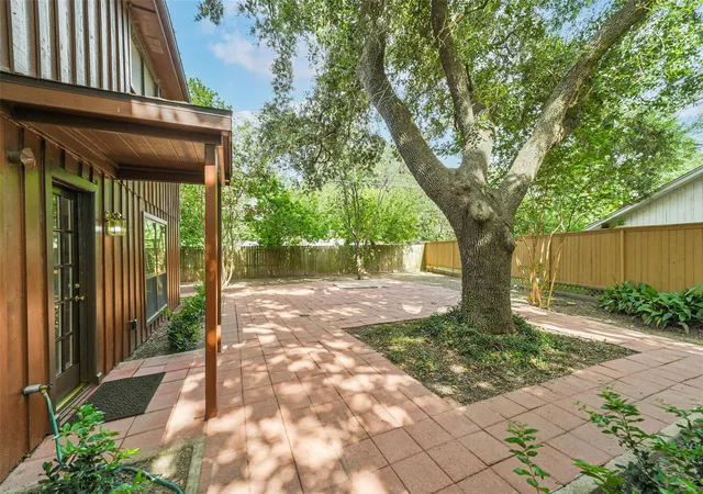 Photo 3 of Single family home for sale at 3111 Rockyridge Dr, Houston, TX 77063 | MLS# 12587021 | Listing updated on 2026-08-21