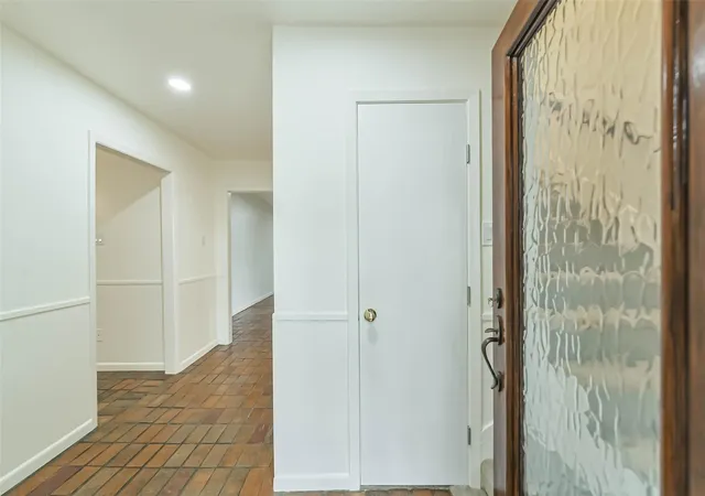 Photo 4 of Single family home for sale at 3111 Rockyridge Dr, Houston, TX 77063 | MLS# 12587021 | Listing updated on 2026-08-21