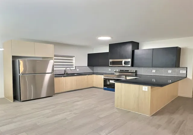Listing Photo 3 - Condo for sale in building located at 3912 Ventura Ave, McAllen, TX 78504