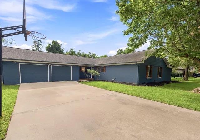 2nd image of 4425 Burditt St, Santa Fe, TX 77510 | MLS# 62846843