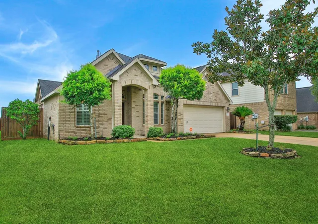 Photo 2 of Single family home for sale at 2410 Avalon Tr Ln, Pearland, TX 77581 | MLS# 22178584 | Listing updated on 2026-08-03