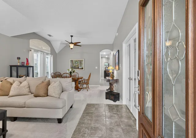 Photo 3 of Single family home for sale at 2410 Avalon Tr Ln, Pearland, TX 77581 | MLS# 22178584 | Listing updated on 2026-08-03