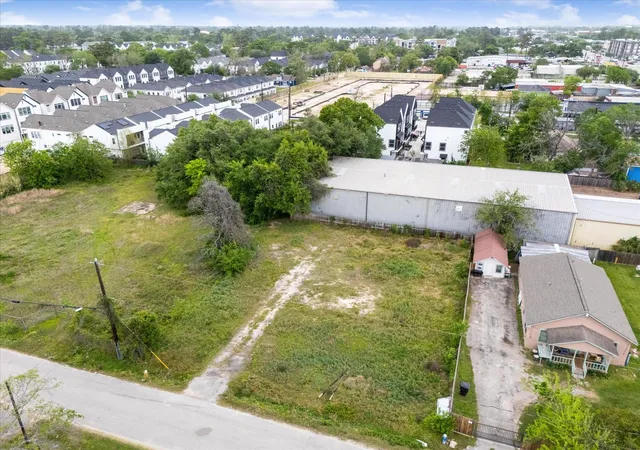 3rd image of 714 Curtin St, Houston, TX 77018 | MLS# 23320181