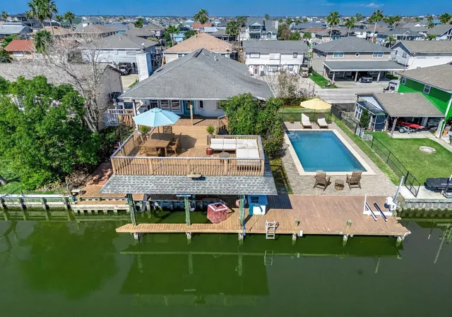 15th image of 837 Marlin St, Hitchcock, TX 77563 | MLS# 22191699