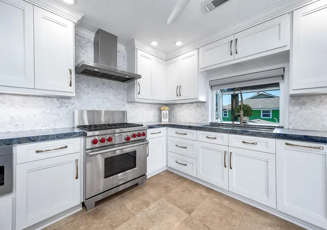 2nd image of 837 Marlin St, Hitchcock, TX 77563 | MLS# 22191699