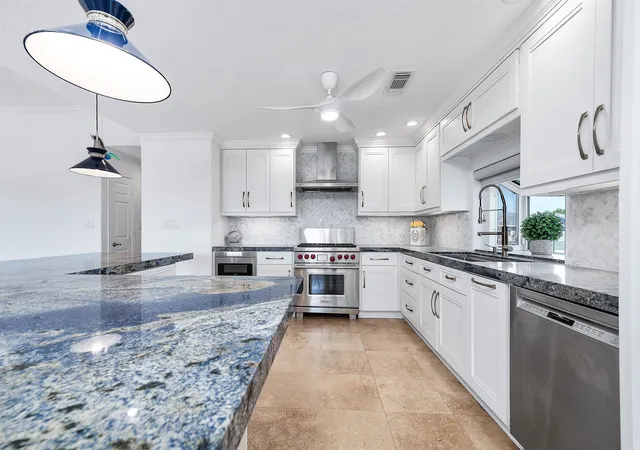 Photo 3 of Single family home for sale at 837 Marlin St, Hitchcock, TX 77563 | MLS# 22191699 | Listing updated on 2026-09-06
