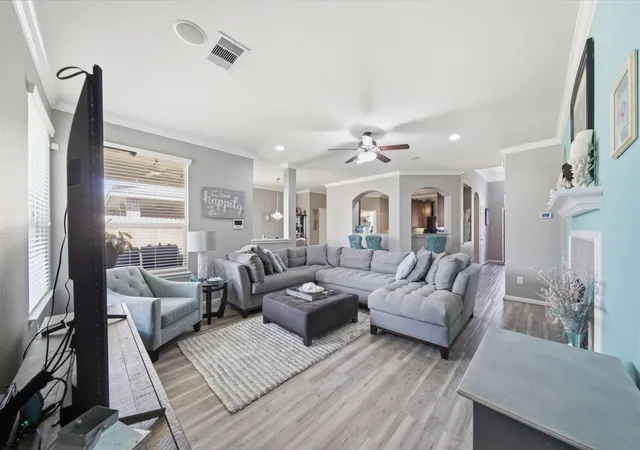 2nd image of 2421 Santiago Ln, League City, TX 77573 | MLS# 73790534