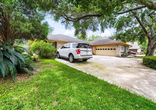 Photo 3 of Single family home for sale at 3418 Crow Valley Dr, Missouri City, TX 77459 | MLS# 12874434 | Listing updated on 2026-10-02