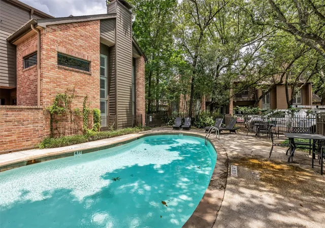 39th image of 208 Sugarberry Cir, Houston, TX 77024 | MLS# 68036259