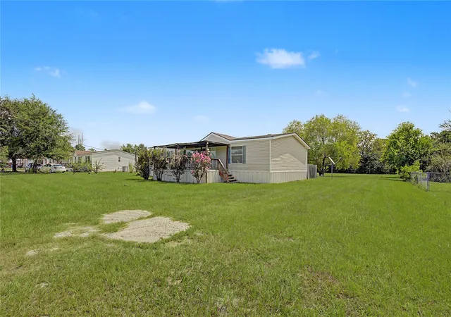 2nd image of 16 Victoria Wy, Huntsville, TX 77320 | MLS# 30701278
