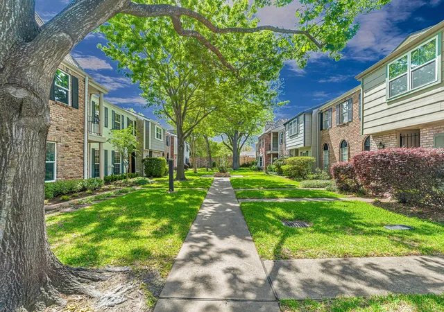 Photo 3 of Sale Pending at 14423 Still Meadow Dr, Houston, TX 77079 | MLS# 41912314 | Listing updated on 2026-09-22
