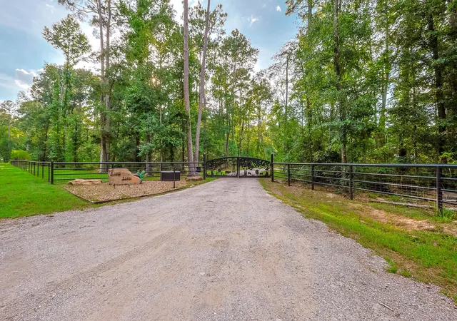 3rd image of 6409 Medley Rd, New Waverly, TX 77358 | MLS# 41521106