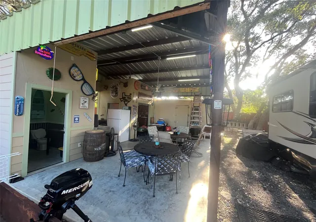 2nd image of 624 N Hood St, Rockport, TX 78382 | MLS# 98543281