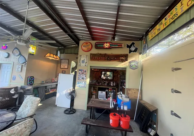 3rd image of 624 N Hood St, Rockport, TX 78382 | MLS# 98543281