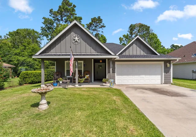 1st image of 129 Bridgepoint, Onalaska, TX 77360 | MLS# 68896690
