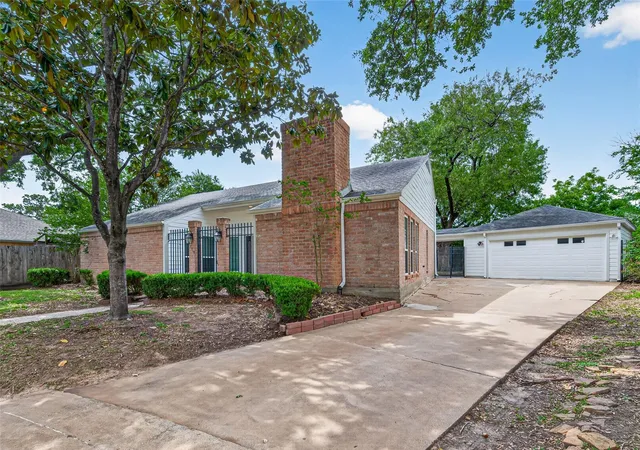 Photo 3 of Single family home for sale at 12319 Ella Lee Ln, Houston, TX 77077 | MLS# 98595093 | Listing updated on 2026-07-18