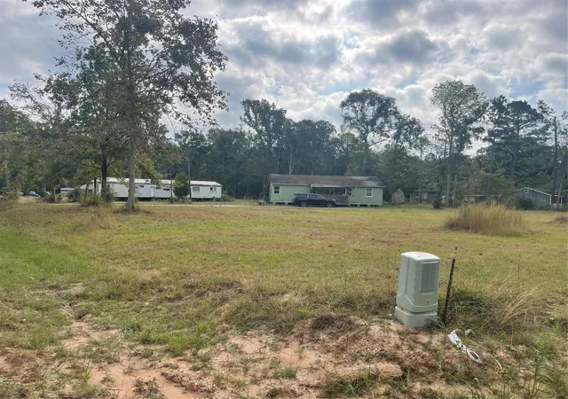 Listing Photo 3 - Condo for sale in building located at 709 County Rd 3431 E, Cleveland, TX 77327