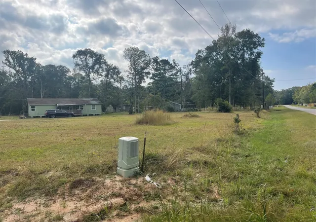 Listing Photo 4 - Condo for sale in building located at 709 County Rd 3431 E, Cleveland, TX 77327