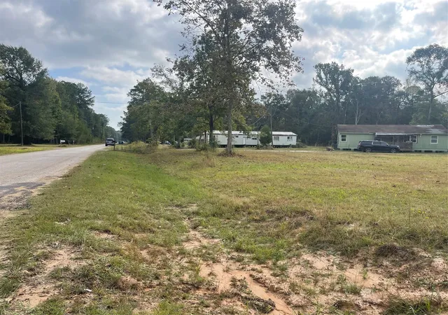 Listing Photo 5 - Condo for sale in building located at 709 County Rd 3431 E, Cleveland, TX 77327