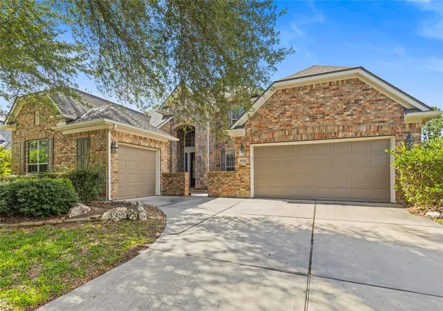 Homes for sale in Humble, TX | 10702 Winding Green Dr, Humble, TX 77338 | MLS# 82377201