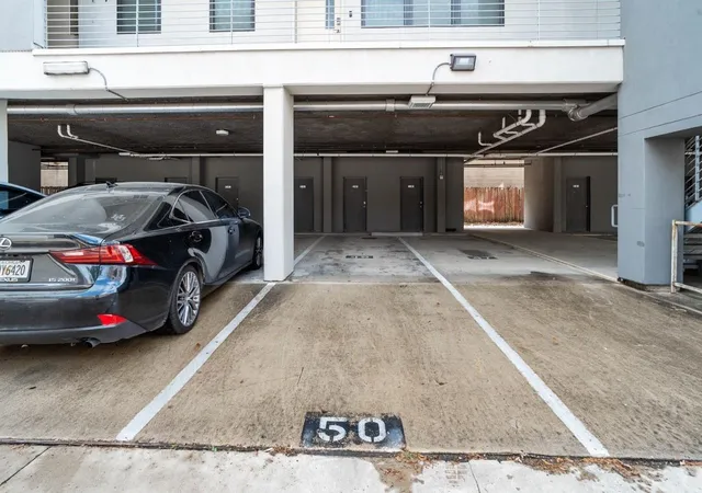 35th image of 2401 Crawford St #B304, Houston, TX 77004 | MLS# 85167482