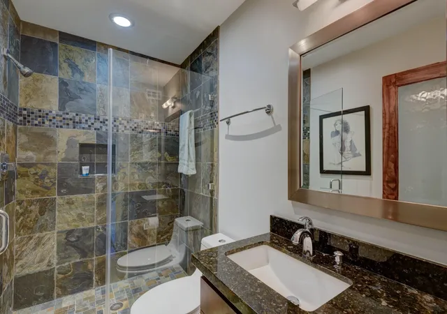 Photo 2 of Condo for sale at 6480 Byp Glen Rd #6480, Houston, TX 77057 | MLS# 62986695 | Listing updated on 2026-09-19