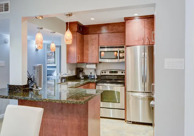 Photo 3 of Condo for sale at 6480 Byp Glen Rd #6480, Houston, TX 77057 | MLS# 62986695 | Listing updated on 2026-09-19