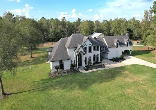 Photo 4 of Single family home for sale at 582 County Rd 410, Dayton, TX 77535 | MLS# 67903552 | Listing updated on 2026-03-31