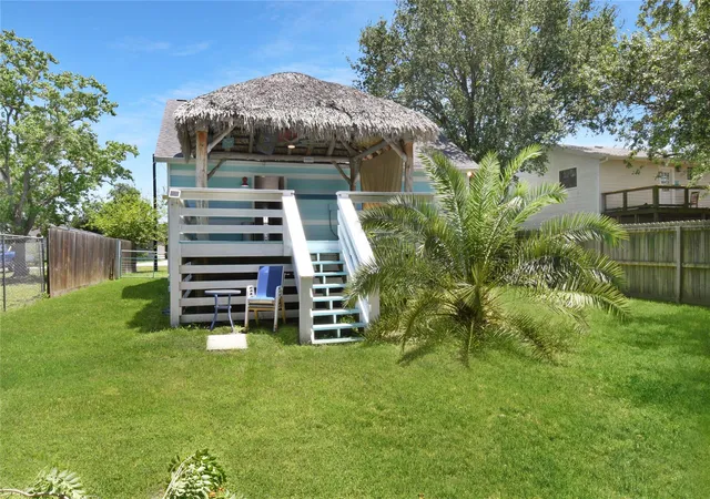 4th image of 320 10Th St, Dickinson, TX 77539 | MLS# 71665840