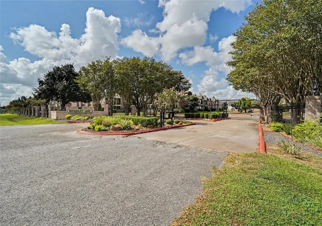 1st image of 18800 Egret Bay Blvd #609, Houston, TX 77058 | MLS# 48155091