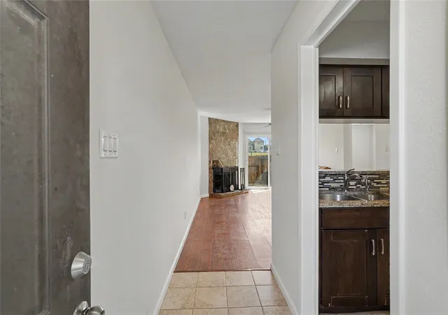 3rd image of 18800 Egret Bay Blvd #609, Houston, TX 77058 | MLS# 48155091