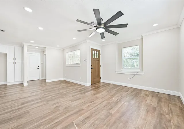 2nd image of 5622 Canterway Dr, Houston, TX 77048 | MLS# 71307795