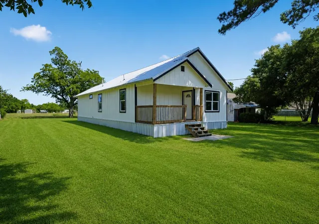 1st image of 204 S Anderson St, Bremond, TX 76629 | MLS# 76408987