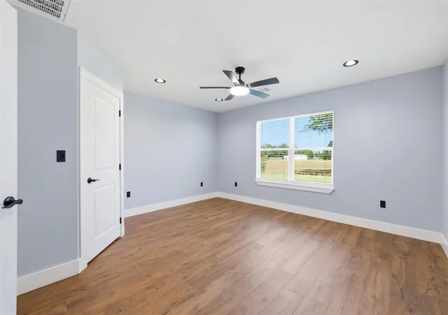 3rd image of 204 S Anderson St, Bremond, TX 76629 | MLS# 76408987