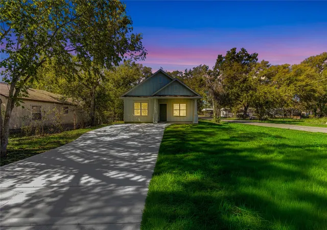 1st image of 1309 Smith St, Navasota, TX 77868 | MLS# 43440930