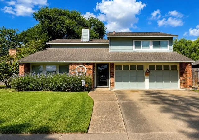 1st image of 7302 Treewater Dr, Houston, TX 77072 | MLS# 28902842