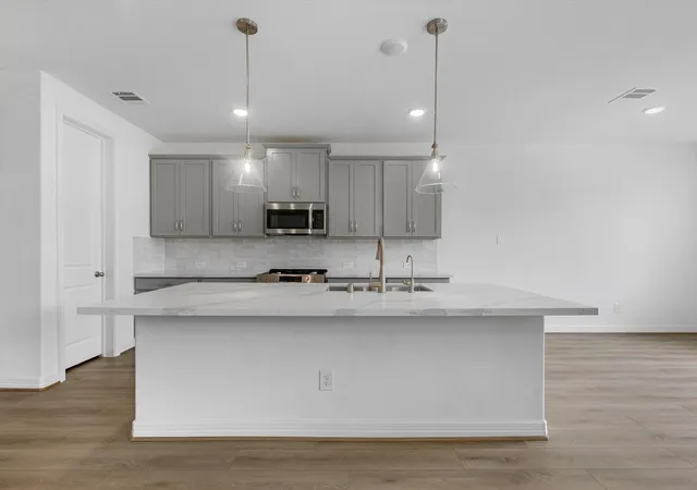 Photo 3 of Single family home for sale at 7807 Topaz Ridge Dr, Angleton, TX 77515 | MLS# 77262209 | Listing updated on 2026-09-08