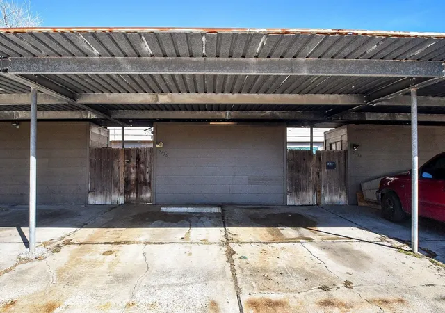 Photo 20 of Townhouse for sale at 7136 Crownwest St #7136, Houston, TX 77072 | MLS# 97435315 | Listing updated on 2026-10-06