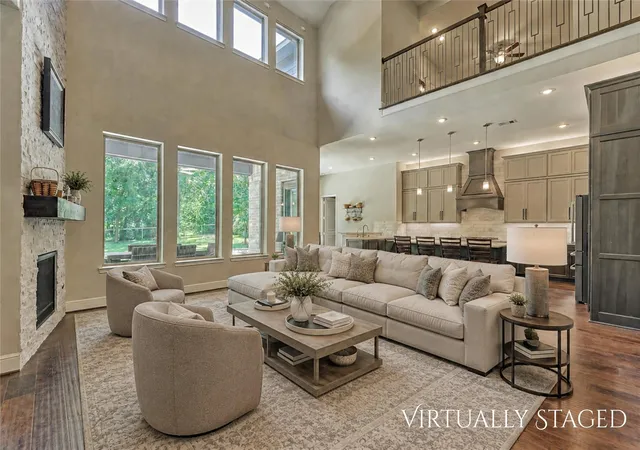 Photo 4 of Single family home for sale at 16707 Stonecrest Dr, Conroe, TX 77302 | MLS# 77075191 | Listing updated on 2026-08-28