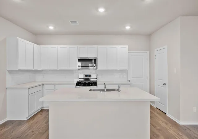 Photo 3 of Single family home for sale at 12072 Moonlight Path Dr, Conroe, TX 77304 | MLS# 67212782 | Listing updated on 2026-09-20