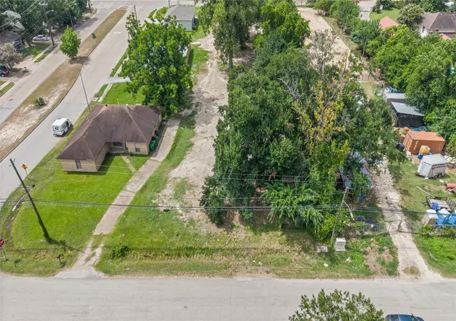 Photo 1 of Land for sale at 2203 Paul Quinn B St, Houston, TX 77091 | MLS# 48328440 | Listing updated on 2026-09-17
