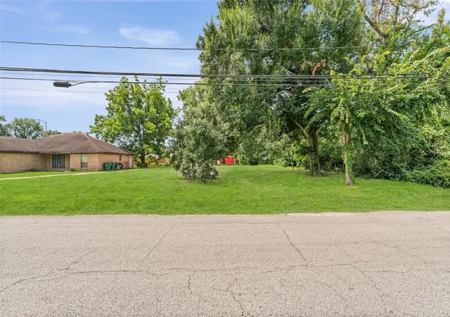Photo 3 of Land for sale at 2203 Paul Quinn B St, Houston, TX 77091 | MLS# 48328440 | Listing updated on 2026-09-17