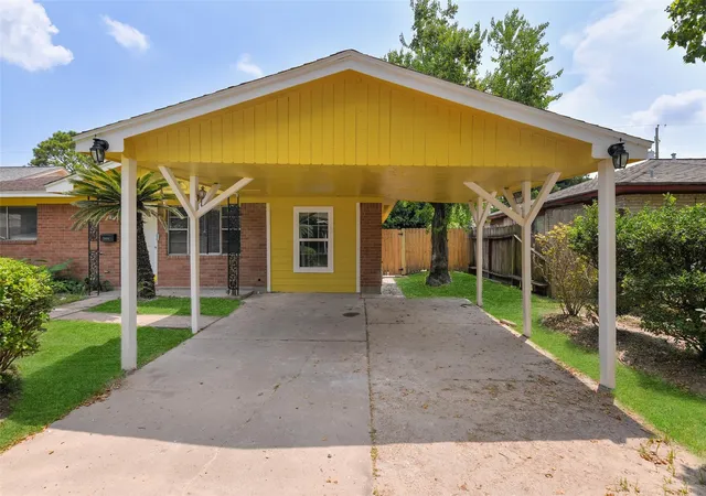Homes for sale in Texas City, TX | 7405 Carver Ave, Texas City, TX 77591 | MLS# 94924132
