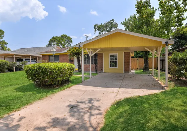 Homes for sale in Texas City, TX | 7405 Carver Ave, Texas City, TX 77591 | MLS# 94924132