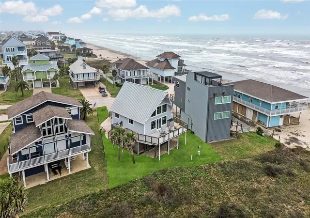Photo 3 of Single family home for sale at 4227 Maison Rouge Ct, Galveston, TX 77554 | MLS# 14330562 | Listing updated on 2026-09-17