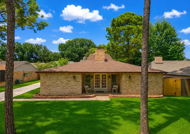 1st image of 14310 Locke Ln, Houston, TX 77077 | MLS# 15304933
